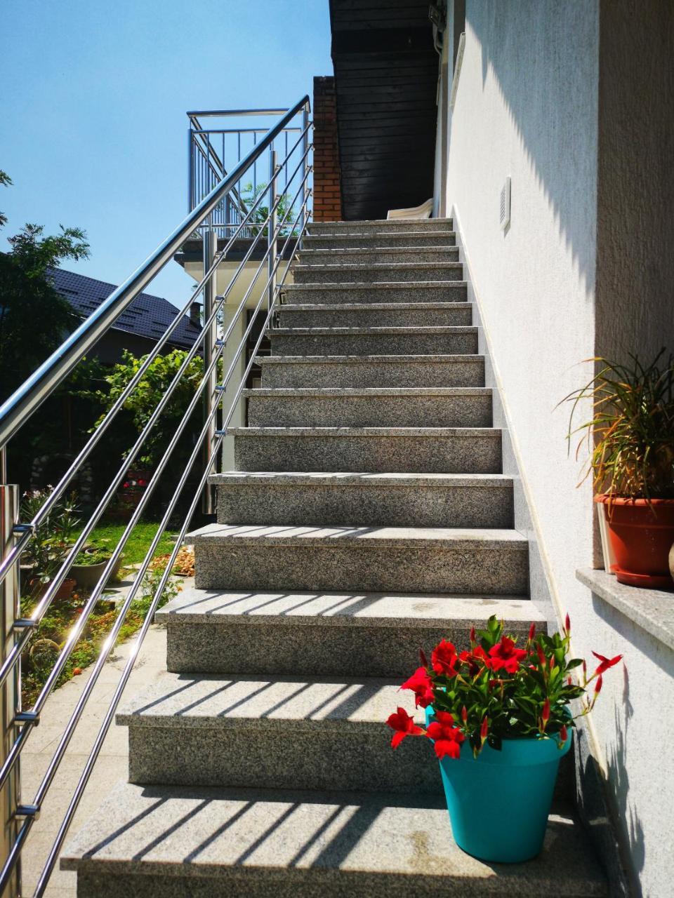 Family Apartment With Garden Szarajevó Kültér fotó